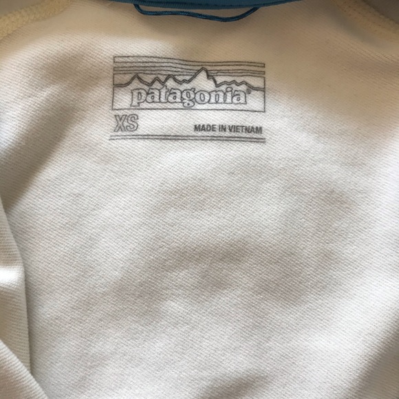 Patagonia 1/2 zip top - Picture 4 of 5